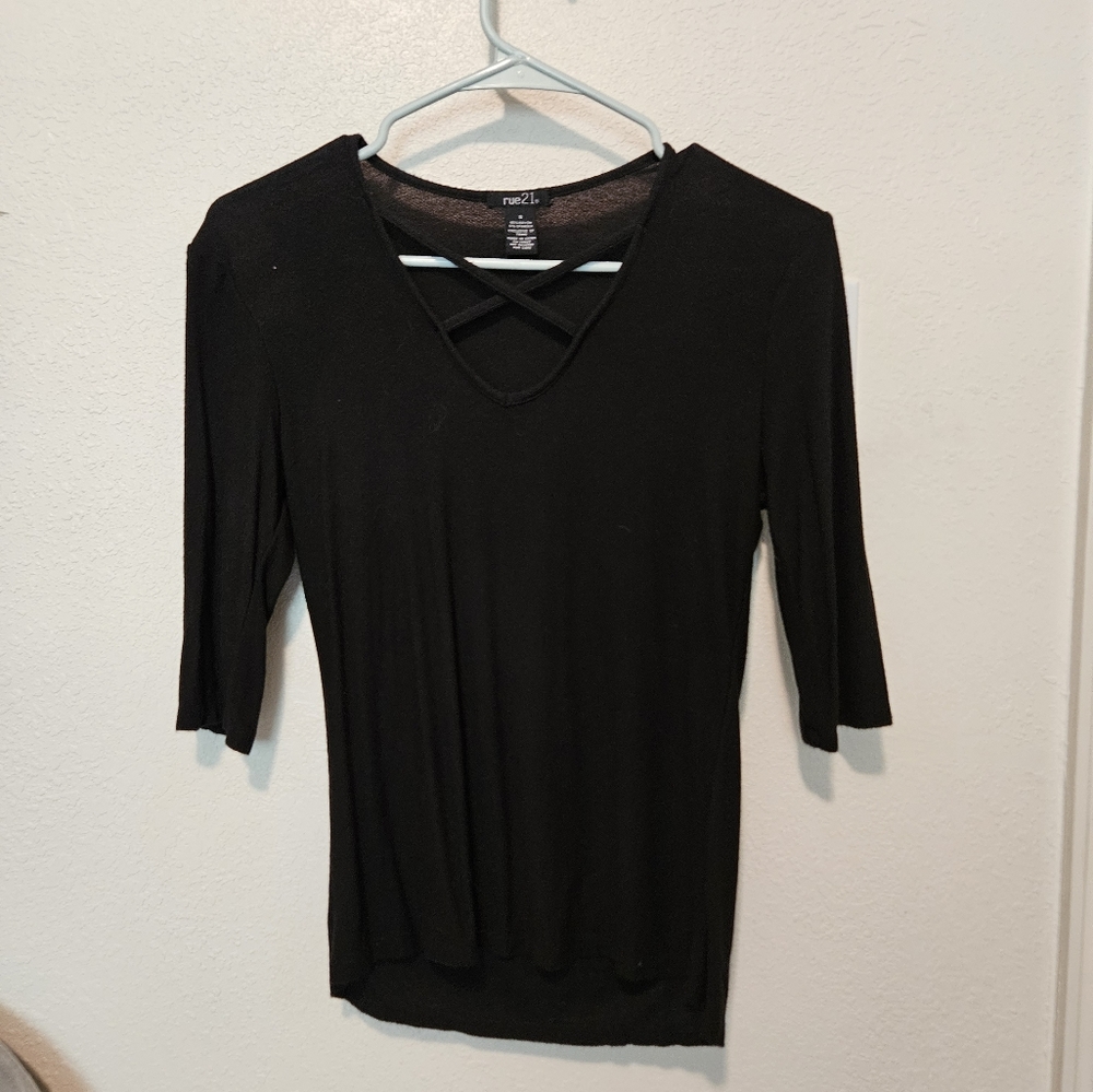 Rue 21 Black V-neck Cross Strap Top, Size Small